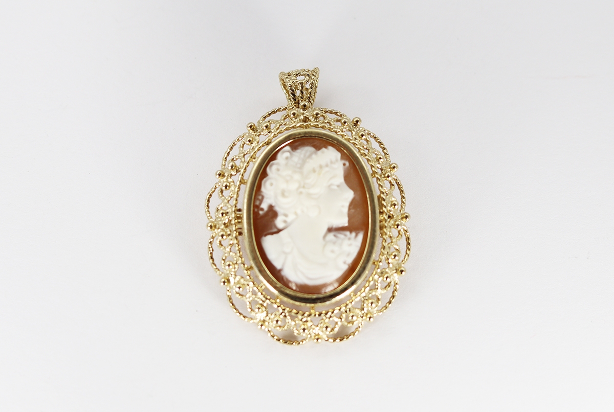 CIONDOLO SARDONICA 20 MM ARGENTO DORATO-2437