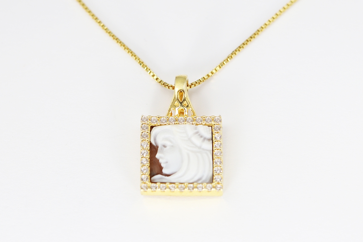 CIONDOLO SARDONICA 12MM QUADRATO PROFILO DONNA ZIRCONI ARGENTO DORATO-2243