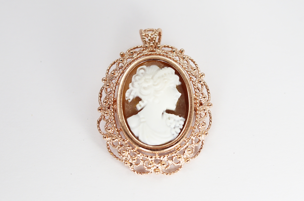 CIONDOLO SARDONICA 20 MM ARGENTO DORATO-2425