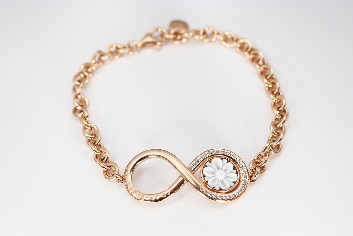 BRACCIALE INFINITY CAMMEO SARDONICA 10MM ARGENTO DORATO E ZIRCONI-2555